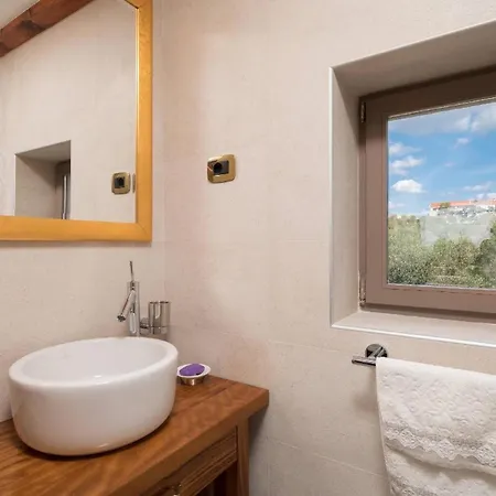 Casa de Férias Ferienhaus Mit Privatpool Fur 6 Personen Ca 150 Qm In Bicine, Dalmatien Norddalmatien