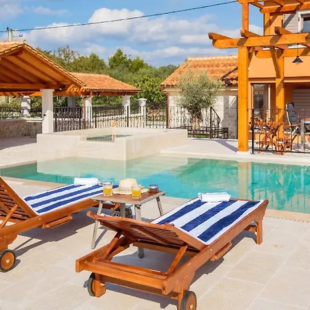 Ferienhaus Mit Privatpool Fur 6 Personen Ca 150 Qm In Bicine, Dalmatien Norddalmatien * Bilice