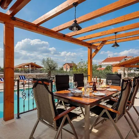 Ferienhaus Mit Privatpool Fur 6 Personen Ca 150 Qm In Bicine, Dalmatien Norddalmatien Bilice